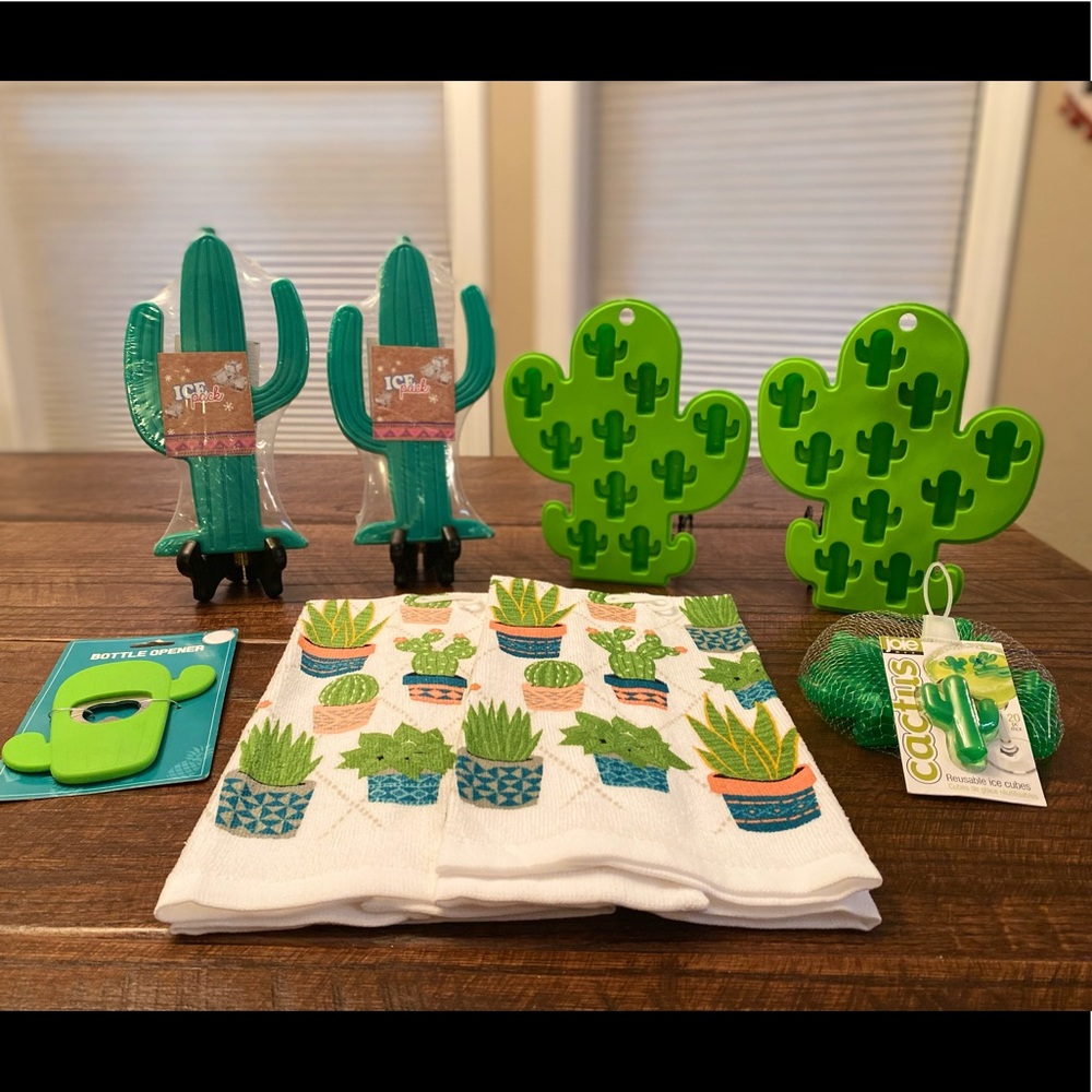 2 Kitchen Cactus Towels, 2 Cactus Ice Packs, 2 Cactus Ice Molds Cactus Ice Cubes